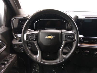 2025 Chevrolet Silverado 1500 — photo 12 view