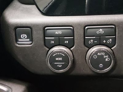 2025 Chevrolet Silverado 1500 — photo 13 view