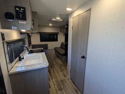 2023 Dutchmen Coleman Lantern LT - Photo 8