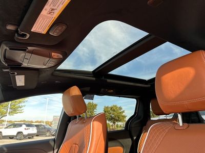 2026 Chrysler Pacifica — photo 12 view