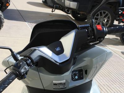 2025 Honda PCX160AS — photo 9 view