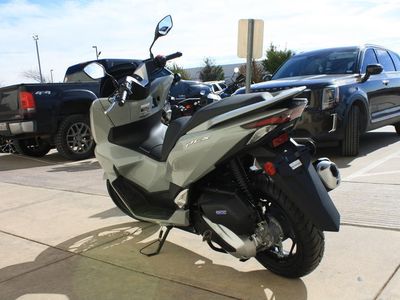 2025 Honda PCX160AS — interior view