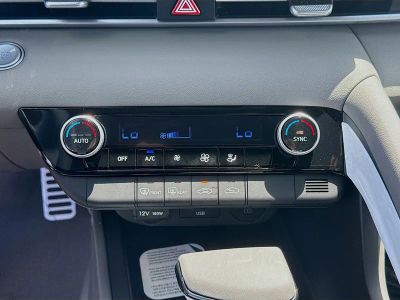 2026 Hyundai ELANTRA — photo 12 view