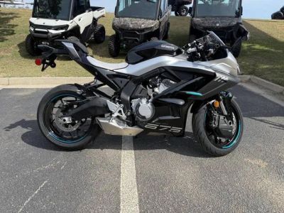 2026 CFMOTO 675SS — front three-quarter view