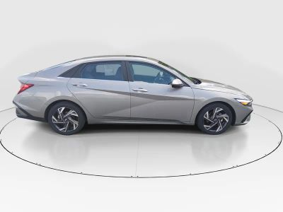2024 Hyundai Elantra - Photo 8