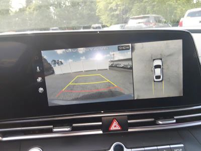 2024 Hyundai Elantra - Photo 17