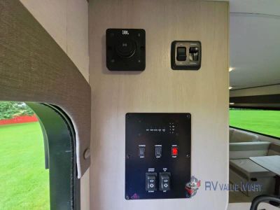 2027 Coachmen RV Catalina Legacy Edition — photo 27 view