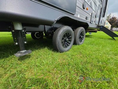 2027 Coachmen RV Catalina Legacy Edition — detail view