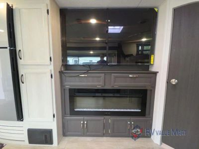 2027 Coachmen RV Catalina Legacy Edition — photo 13 view
