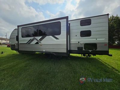2027 Coachmen RV Catalina Legacy Edition — photo 10 view