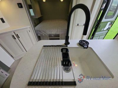 2027 Coachmen RV Catalina Legacy Edition — photo 24 view
