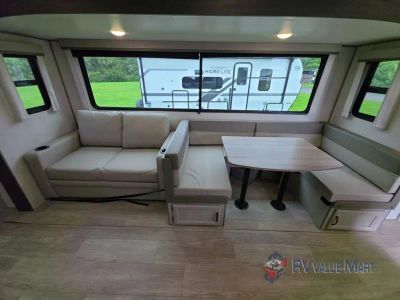 2027 Coachmen RV Catalina Legacy Edition — photo 12 view