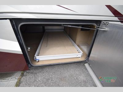2017 Tiffin Motorhomes Phaeton - Photo 9