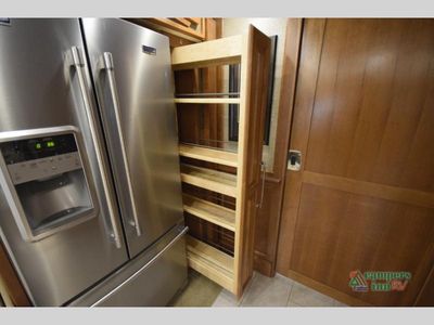 2017 Tiffin Motorhomes Phaeton - Photo 34