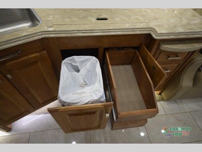 2017 Tiffin Motorhomes Phaeton - Photo 41