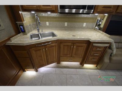 2017 Tiffin Motorhomes Phaeton - Photo 38
