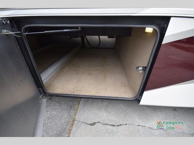 2017 Tiffin Motorhomes Phaeton - Photo 20