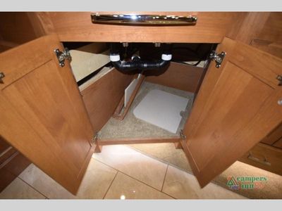 2017 Tiffin Motorhomes Phaeton - Photo 40