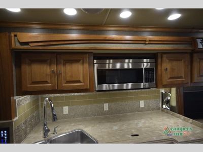 2017 Tiffin Motorhomes Phaeton - Photo 35