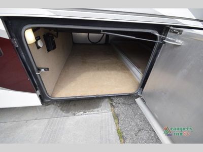 2017 Tiffin Motorhomes Phaeton - Photo 11