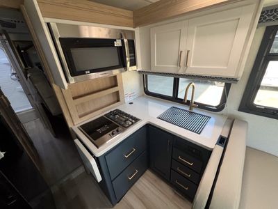 2026 Thor Motor Coach QUANTUM - Photo 8