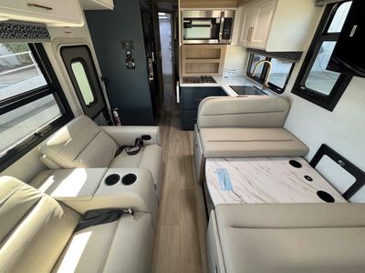 2026 Thor Motor Coach QUANTUM - Photo 3