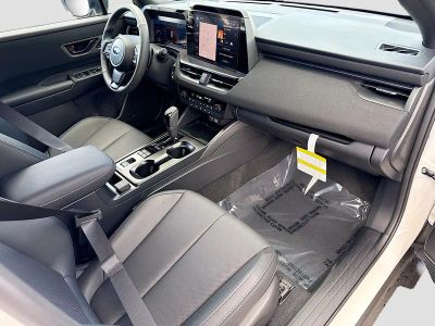 2026 Subaru Outback — photo 13 view