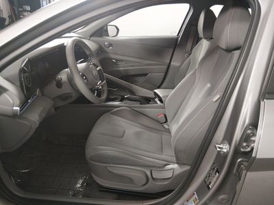 2024 Hyundai Elantra — photo 20 view