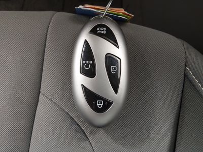 2024 Hyundai Elantra — photo 15 view