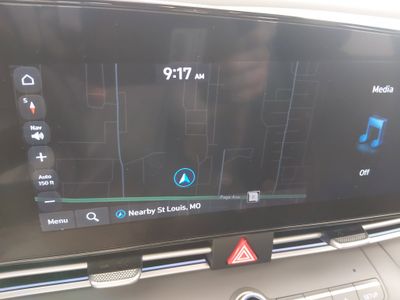 2024 Hyundai Elantra — photo 17 view
