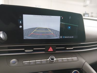 2024 Hyundai Elantra — photo 16 view