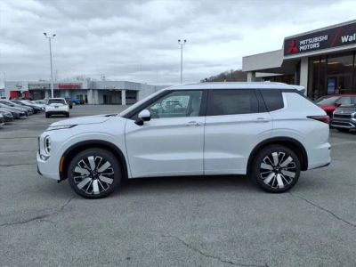 2026 Mitsubishi Outlander — side profile view