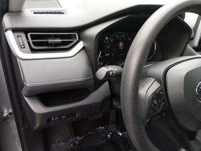 2024 Toyota RAV4 - Photo 22
