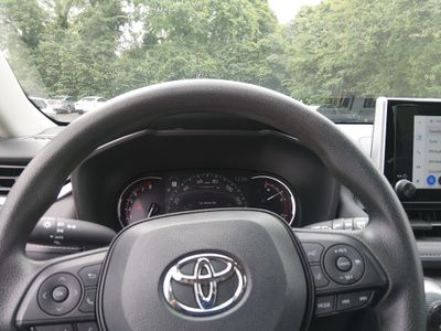 2024 Toyota RAV4 - Photo 13