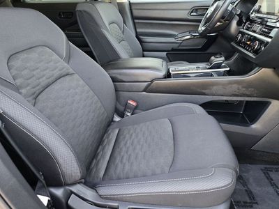 2025 Nissan Pathfinder - Photo 9