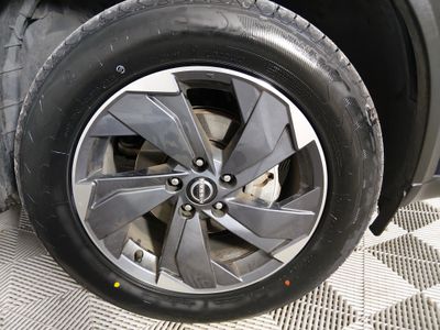 2025 Nissan Rogue - Photo 10