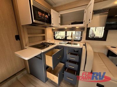 2026 Thor Motor Coach Quantum - Photo 30