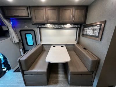 2022 Thor Motor Coach OMNI — photo 12 view