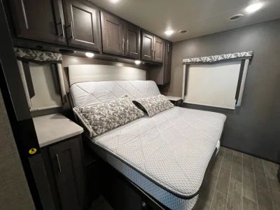 2022 Thor Motor Coach OMNI — photo 16 view