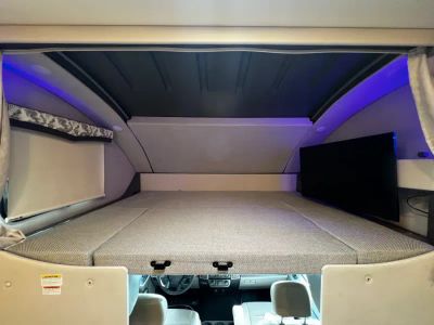 2022 Thor Motor Coach OMNI — photo 14 view
