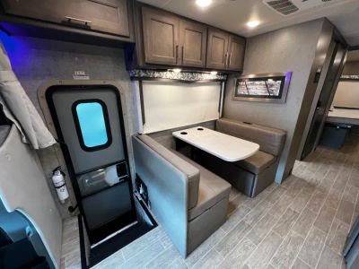 2022 Thor Motor Coach OMNI — photo 11 view
