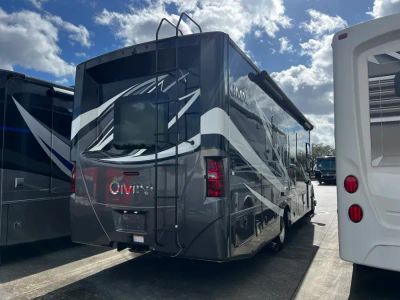 2022 Thor Motor Coach OMNI — photo 36 view
