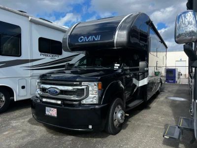 2022 Thor Motor Coach OMNI — photo 43 view