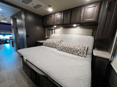 2022 Thor Motor Coach OMNI — photo 17 view