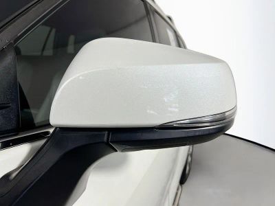 2023 Toyota Highlander — photo 10 view