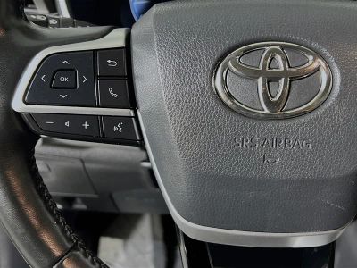 2023 Toyota Highlander — photo 16 view