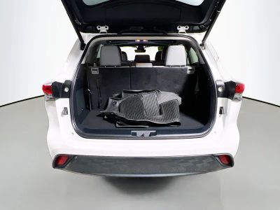 2023 Toyota Highlander — photo 31 view