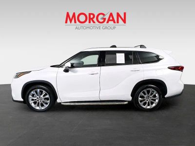 2023 Toyota Highlander — engine compartment view
