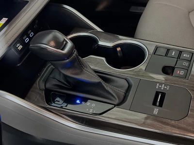 2023 Toyota Highlander — photo 21 view