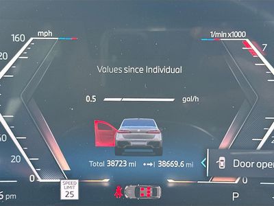 2023 BMW 7 Series — photo 12 view
